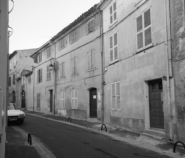 Façade antérieure rue Albert 1er. 