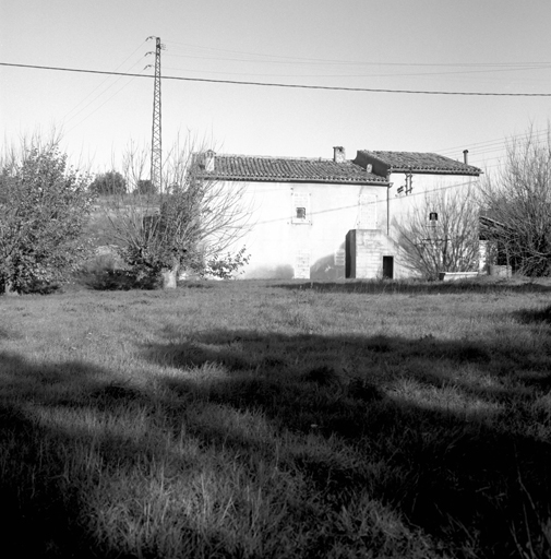 Ferme à Bourgarel. ; Façade antérieure sud-ouest. ; Ferme à Bourgarel.
