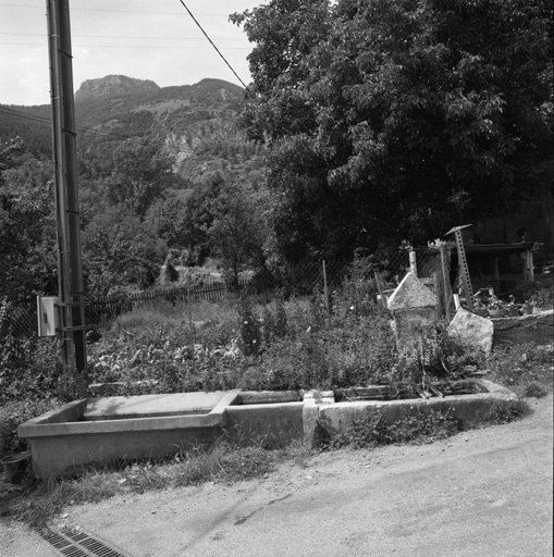 Borne fontaine, lavoir, abreuvoir