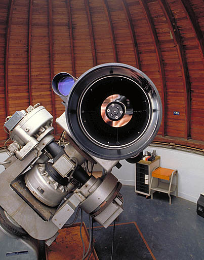 Vue du miroir du télescope et des oculaires des chercheurs