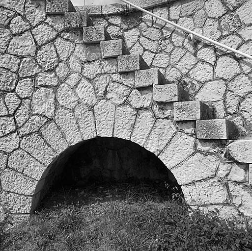 Banquette d'artillerie. Détail de l'escalier d'accès à la plateforme 6.