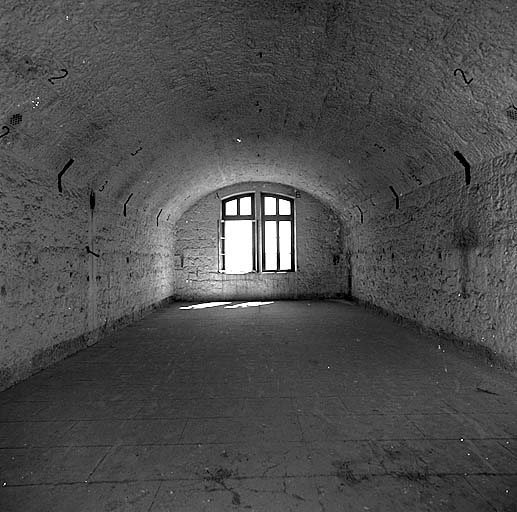 Caserne d. Premier étage. Chambre de troupe. Vue générale intérieure.