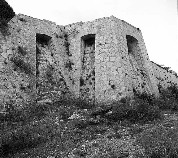 Bastionnet et escarpe sud.