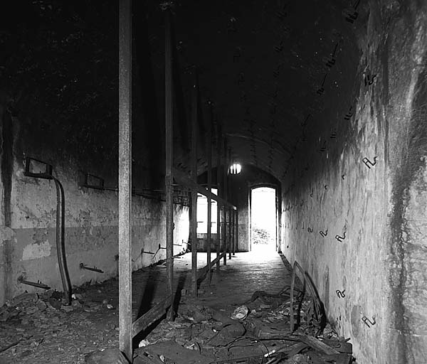 Vue intérieure d'une casemate caverne.