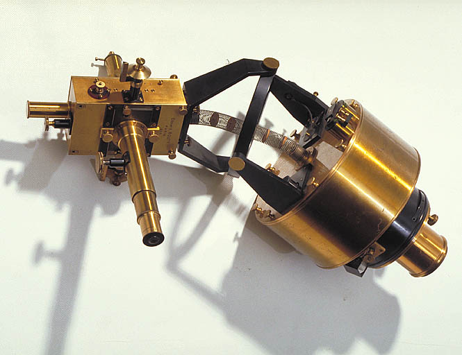 Instrument de mesure des phénomènes ondulatoires électromagnétiques : photomètre à cellule photoélectrique (CM 31)