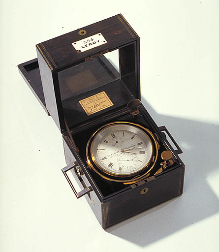 Instrument de mesure du temps : chronomètre de marine (CM 38)