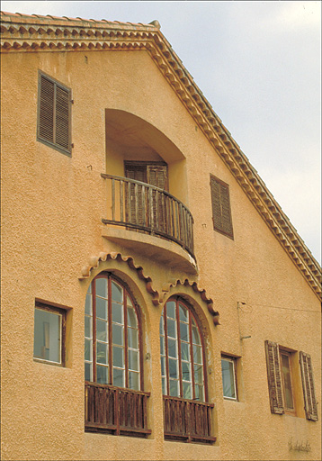 Détail de la façade sud : la loggia.