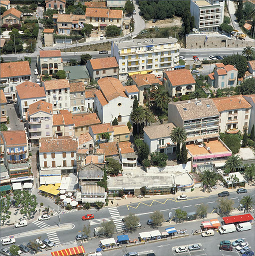 Vue aérienne depuis le sud.