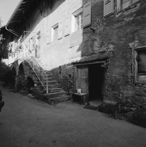 Façade sud-est. Vue d'ensemble