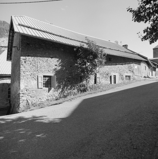 Façade nord-est. Vue d'ensemble