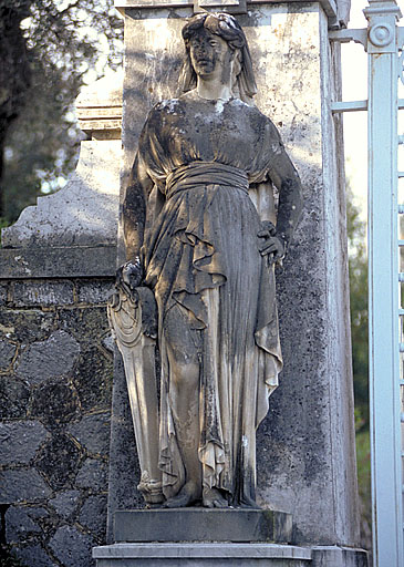 Vue de la statue de la Physique