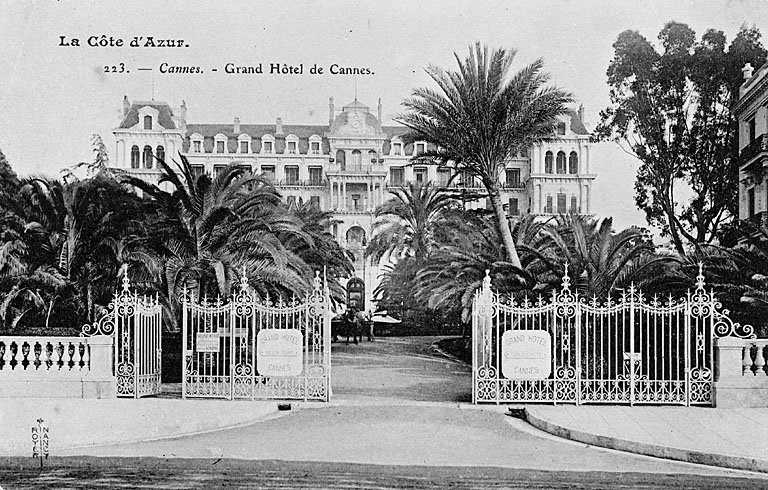 La Côte d'Azur. Cannes. Grand Hôtel de Cannes, [vers 1900].