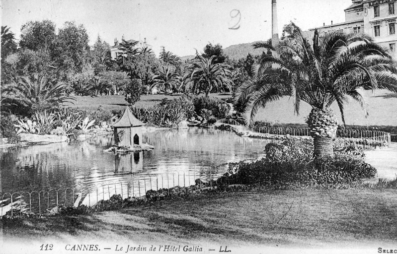 Cannes. - Le jardin de l'Hôtel Gallia, [vers 1920].