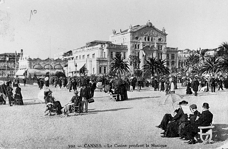 Cannes - Le Casino pendant la Musique. [Vue prise de l'est.]. Avant 1913.