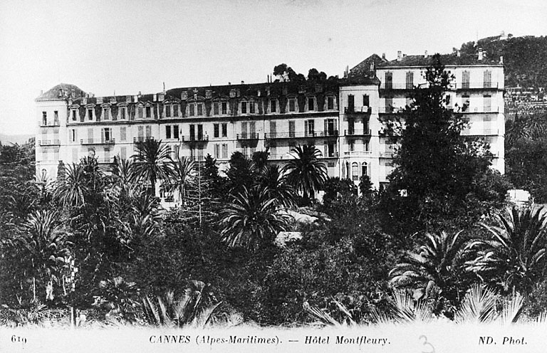 Cannes (Alpes-Maritimes). - Hôtel Montfleury. [Vue partielle rapprochée prise du sud.] Début du XXe siècle.