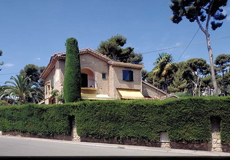 Mas Saint-Christophe, architecte Henri Bret et Henri Draperi, 1927-1930. Régionalisme provençal de l'Entre-deux-guerres.