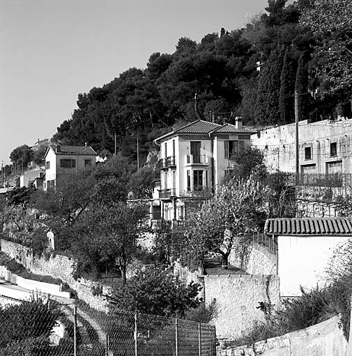 Vue des façades nord et est.