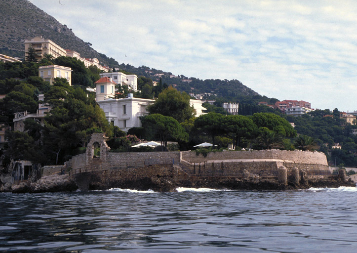 Vue d'ensemble depuis le sud-ouest.