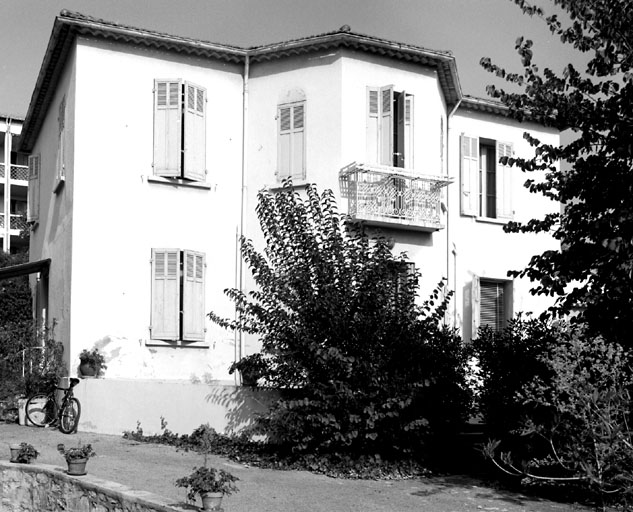 Vraisemblablement ancienne maison du directeur.