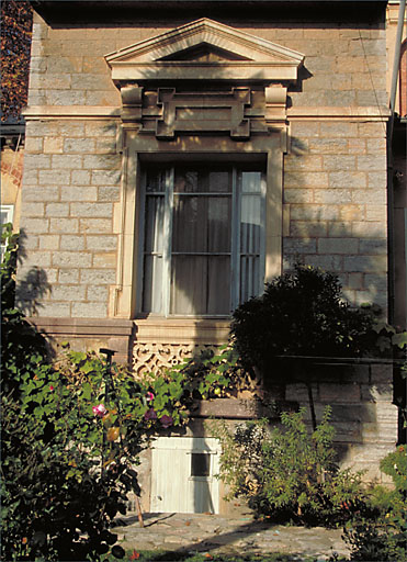Elévation sud. Fenêtre de l'ancien parloir.