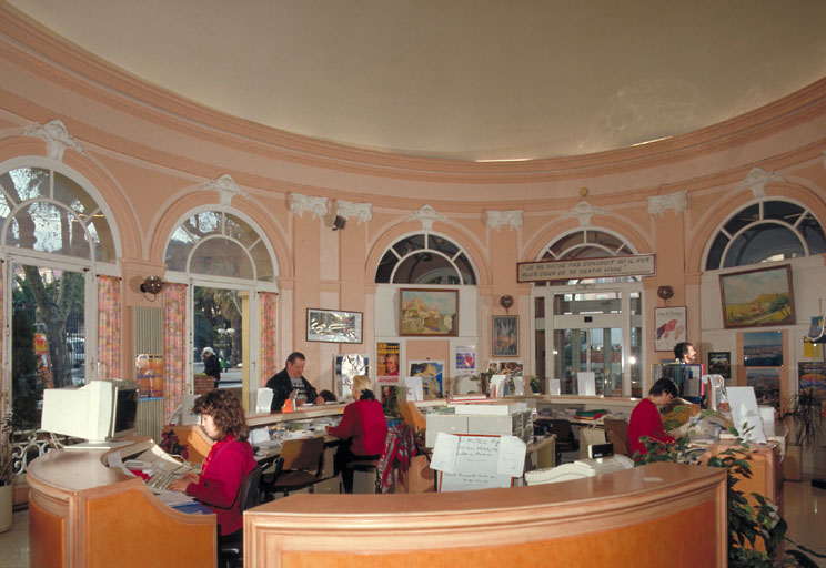 Ancien restaurant. Intérieur.