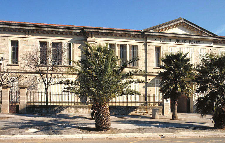 Façade antérieure, sur l'avenue Gambetta.