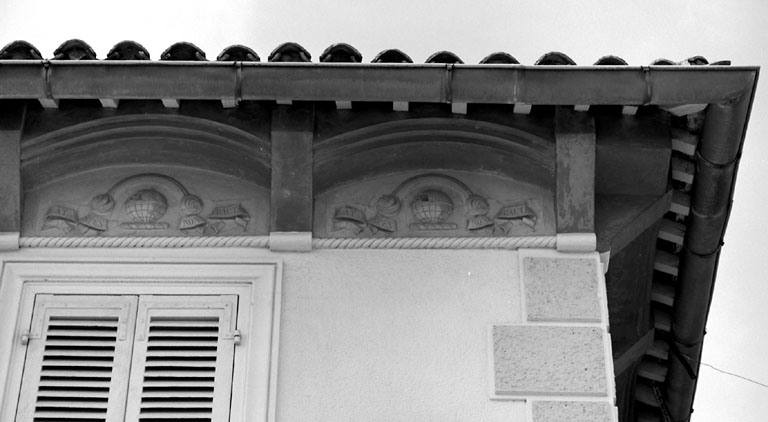 Section A3. Ilot 18. Parcelle 1097. 29, boulevard d'Orient. Façade sud. Détail de la frise de couronnement.
