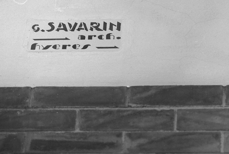 Signature de l'architecte. ; Section A6. Ilot 7. Parcelle 1938. 17, avenue Andrée-de-David-Beauregard. Signature de l'architecte.