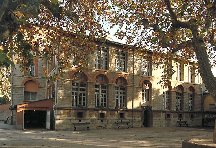 Corps de bâtiment occidental (salles de classe).