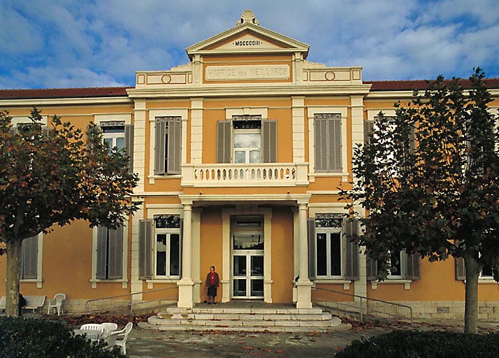 Hôpital dit hôtel-Dieu, hospice