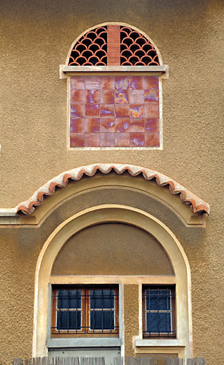 Façade nord. Détails. ; Section A5. Ilot 8. Parcelle 1516. 6, rue Paul Gensollen. Façade nord. Détails.
