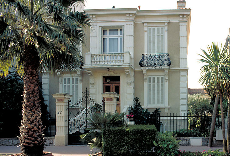Section A6. Ilot 18. Parcelle 1860. 9, avenue Ernest Millet. Façade nord-est.