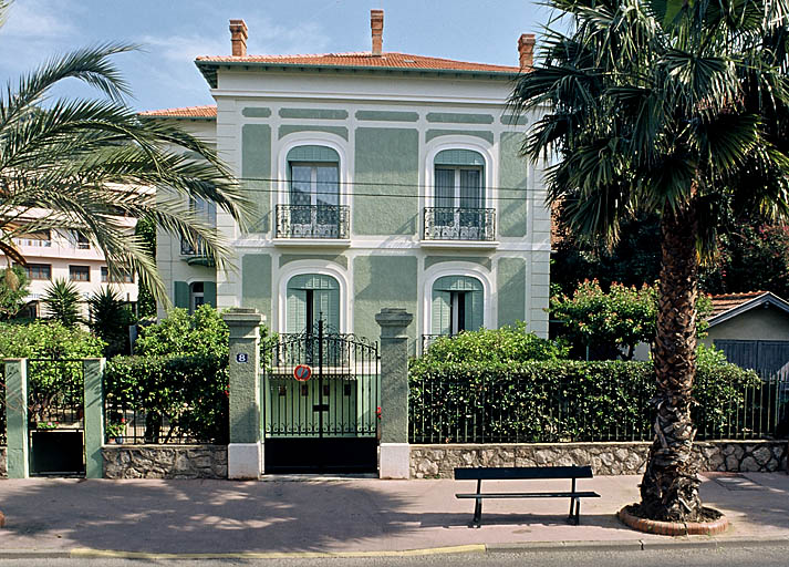 Section A6. Ilot 16. Parcelle 1865. 8, avenue Ernest Millet. Façade sud sur jardin.