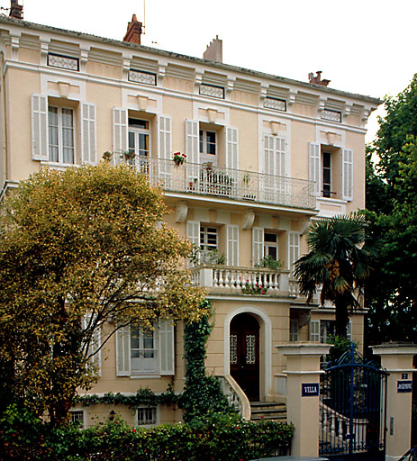 Section A6. Ilot 20. Parcelle 1869. 7, rue Pierre-Brossolette. Vue générale prise du nord-est.