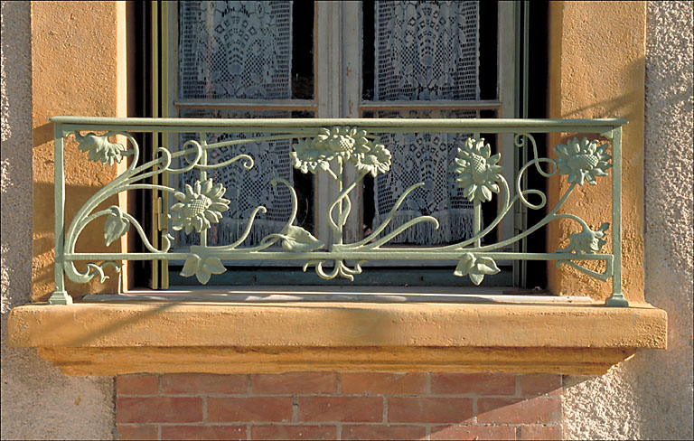 Section A6. Ilot 7. Parcelle 1943. 27, avenue Andrée-de-David-Beauregard. Balconnet à ferronnerie Art Nouveau.