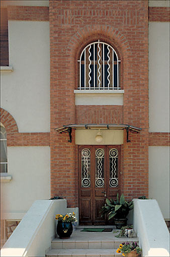 Entrée. ; Section A6. Ilot 7. Parcelle 1938. 17, avenue Andrée-de-David-Beauregard. Entrée.