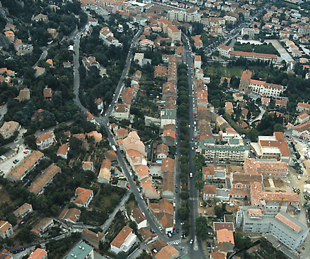 Vue aérienne de l'entrée ouest de la ville (section A1).