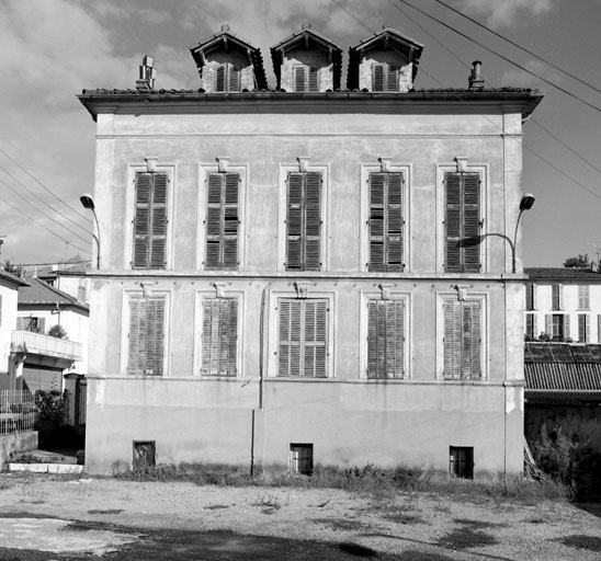 Section A5. Ilot 13. Parcelle 1410. 5, rue Claude. Façade sur sur jardin.