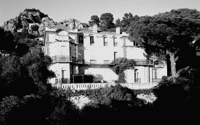Section A1. Ilot 8. Parcelle 33. 5, avenue Victor Basch. Façade sud-ouest.