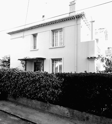 Section A3. Ilot 27. Parcelle 1012.19, avenue du XVe Corps d'Armée. Façade latérale sur rue.