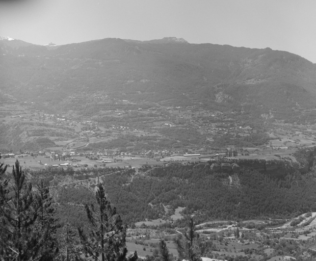 La commune de Risoul. Vue générale prise du nord.