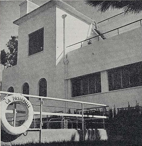 Villa la Passerelle. Façade ouest, partie nord. Vue de volume.