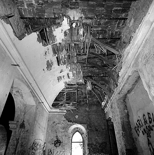 Détail de la structure en bois de la voûte suspendue située dans le vestibule au rez-de-chaussée de l'aile sud-ouest, depuis le sud-est.