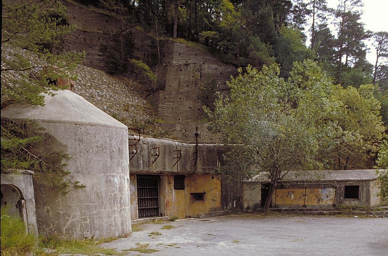 Bloc 1. Vue générale avant droite.