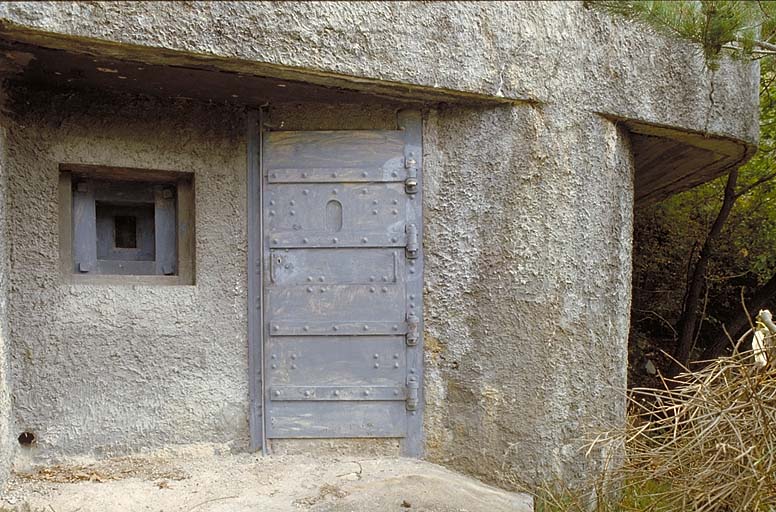 Sospel, casemate du Barbonnet sud. Vue latérale.