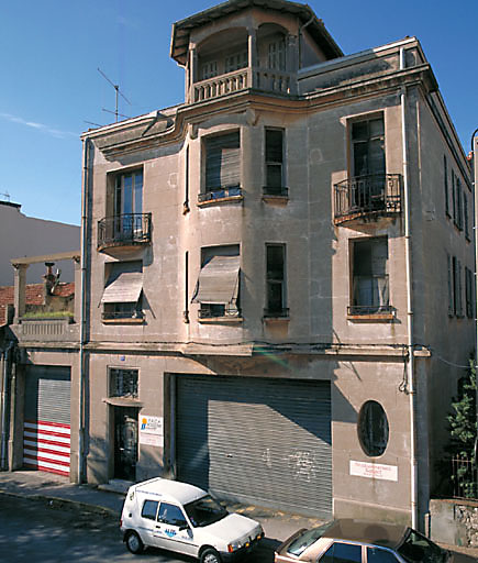 Section A5. Ilot 4. Parcelle 1571. 20, rue du Soldat Ferrari-10, avenue Jean-Jaurès. Vue générale de la maison sur la rue Ferrari.