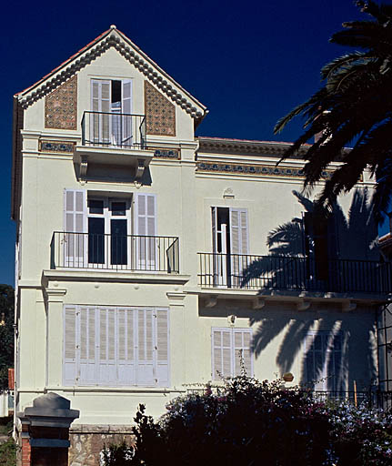 Section A3. Ilot 26. Parcelle 1015. 4, avenue Tagnard. Façade sud-est sur jardin.