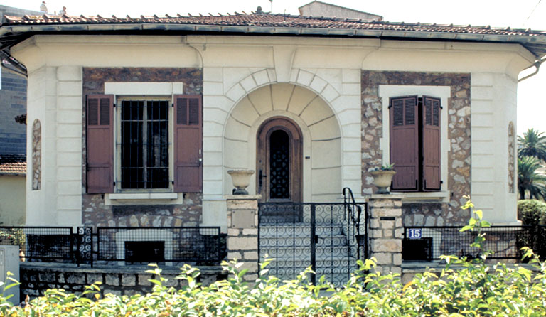 Section A7. Ilot 18. Parcelle 2074. 15, place du 11 Novembre. Façade nord-ouest.