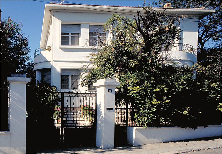 Section A1. Ilot 5. Parcelle 126. 12, avenue Jean Natte. Façade sud-est.