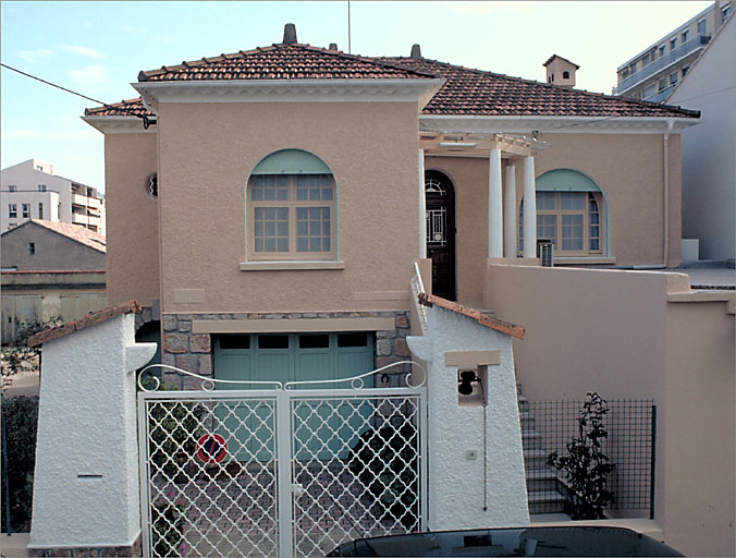 Section A7. Ilot 9. Parcelle 4940. Avenue du 8 Mai. Façade nord.